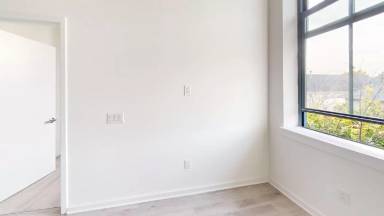 Main picture of 70 Roseville Ave