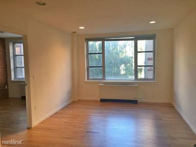 Main picture of 222 E 3rd St