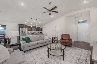 Main picture of 6354 Red Pepper Dr