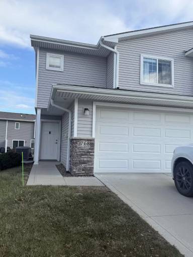 Main picture of 768 NE Macey Way