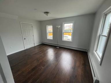 Main picture of 62 Sheridan St