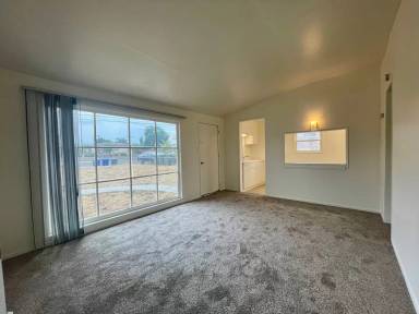 Main picture of 580 N 1st St