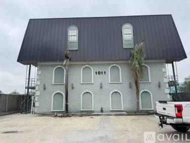 Main picture of 1011 Lake Ave