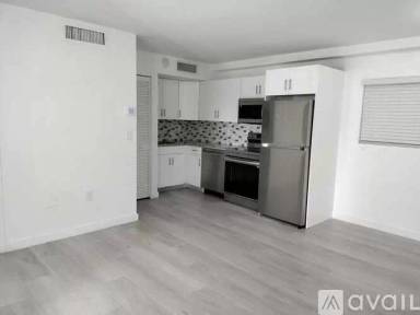Main picture of 5185 W Flagler St