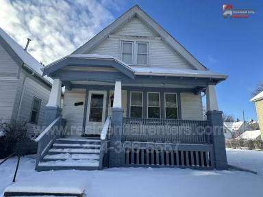 Main picture of 3147 N Richards St