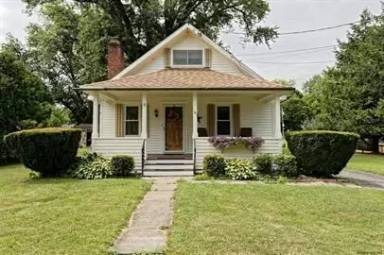 Main picture of 15 Smith Ave