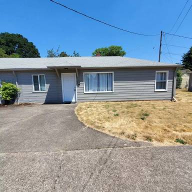 Main picture of 2005 5th Ave SE