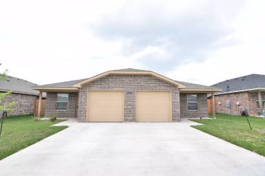 Main picture of 6109 Amelia Earhart Blvd