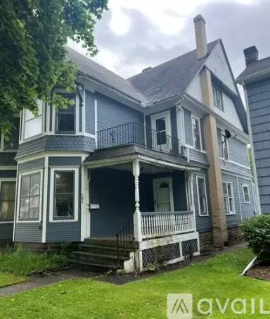 Main picture of 107 W 4th St