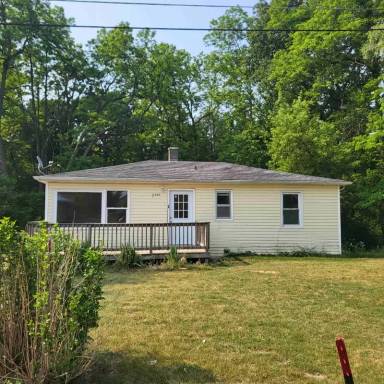 Main picture of 2000 Taylor St