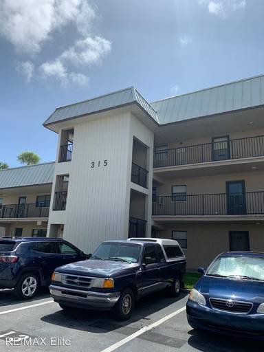 Main picture of 315 Tangle Run Blvd