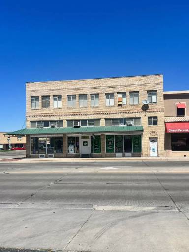 Main picture of 604 E 2nd St