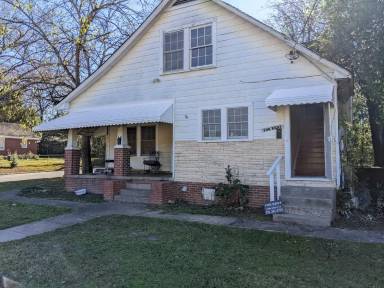 Main picture of 1046 33rd St