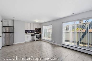 Main picture of 2107 Larkin St