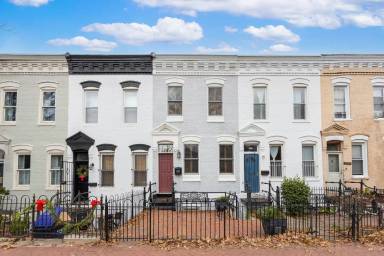 Main picture of 212 F St NE