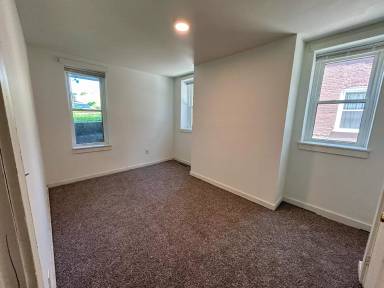 Main picture of 312 E Spring St