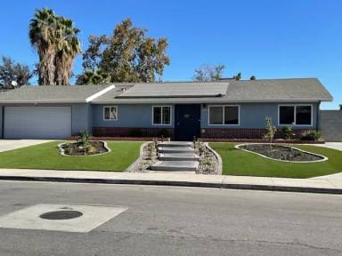 Main picture of 6108 Phyllis St