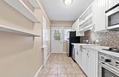 Main picture of 268 E Lullwood Ave