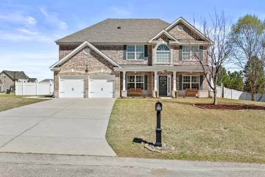 Main picture of 305 Century Dr