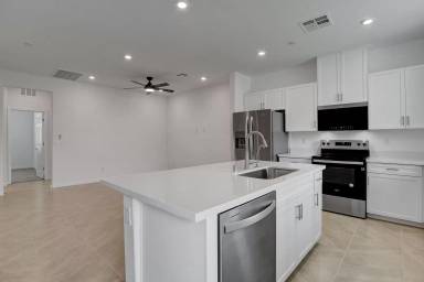Main picture of 6154 Garden Oasis St