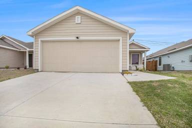 Main picture of 3624 Bluebird Ln