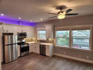 Main picture of 302 Thorn St