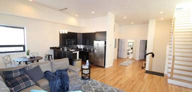 Main picture of 1032 Commonwealth Ave