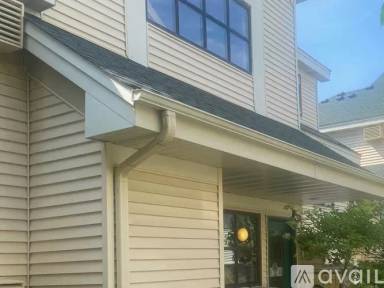 Main picture of 7601 Edinborough Way