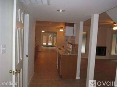 Main picture of 1003 Meadow View Cir