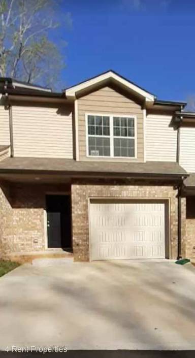 Main picture of 135 Country Ln