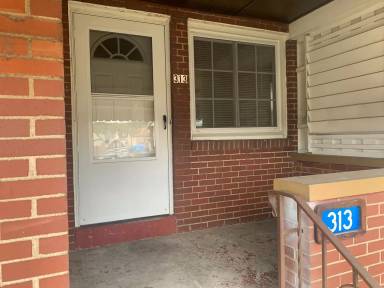 Main picture of 313 24th St
