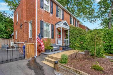 Main picture of 3627 1st Rd S