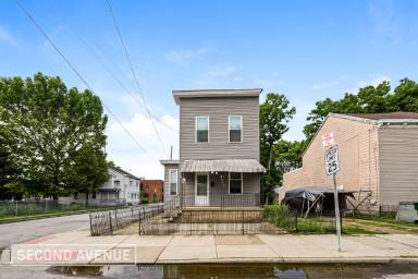 Main picture of 1644 Powers St