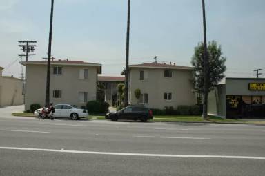 Main picture of 608 W Glenoaks Blvd