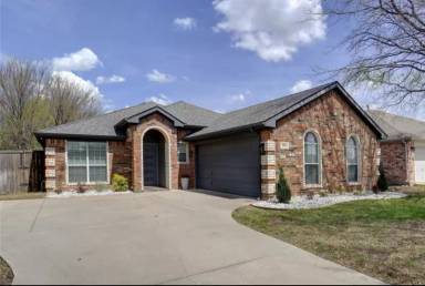 Main picture of 5908 Creekway Dr