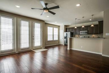 Main picture of 950 Henderson St