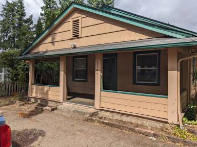 Main picture of 3304 E 18th St