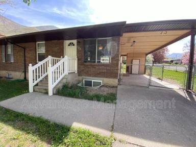 Main picture of 122 N 1050 E