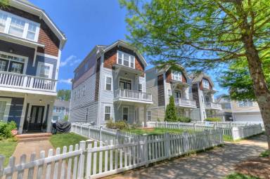 Main picture of 1912 Lela Ave