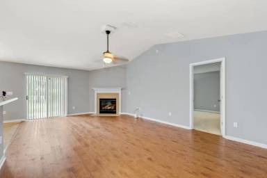 Main picture of 490 S Hamilton Springs Rd