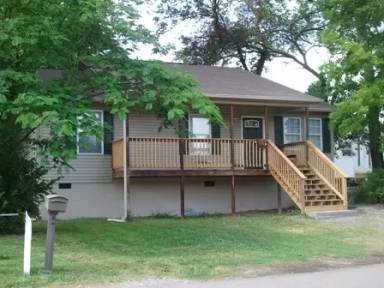 Main picture of 2445 Hoitt Ave