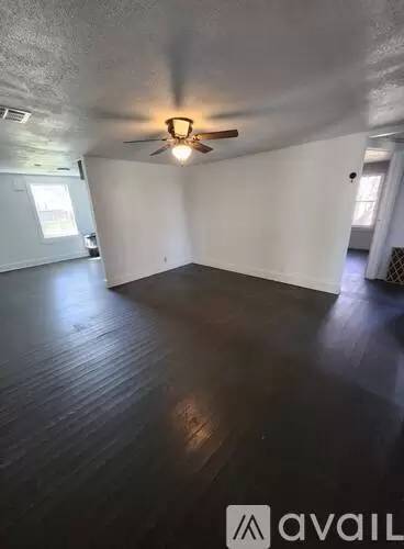 Main picture of 814 W 4th St