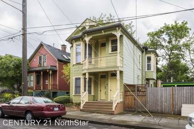Main picture of 16 NE Graham St
