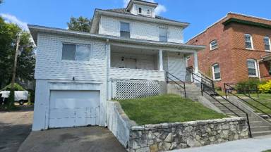 Main picture of 610 S 35th St