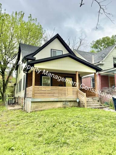 Main picture of 3223 E 6th St