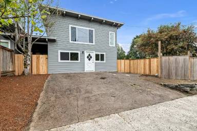 Main picture of 920 W 20th Ave