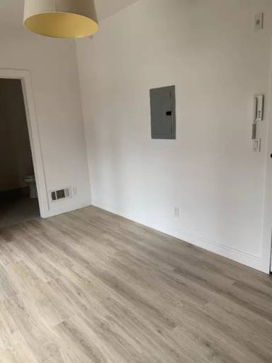 Main picture of 920 Montgomery St