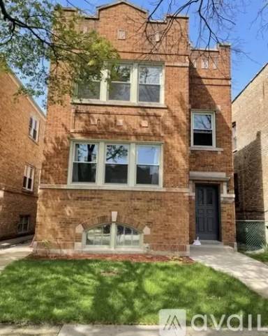 Main picture of 5730 N McVicker Ave