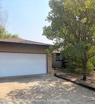 Main picture of 2583 Rainbow Ln