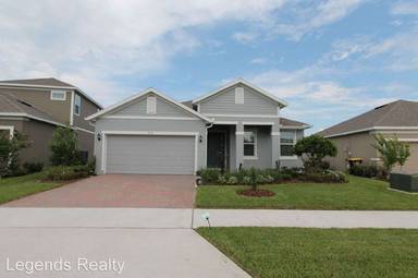 Main picture of 916 Flyer St